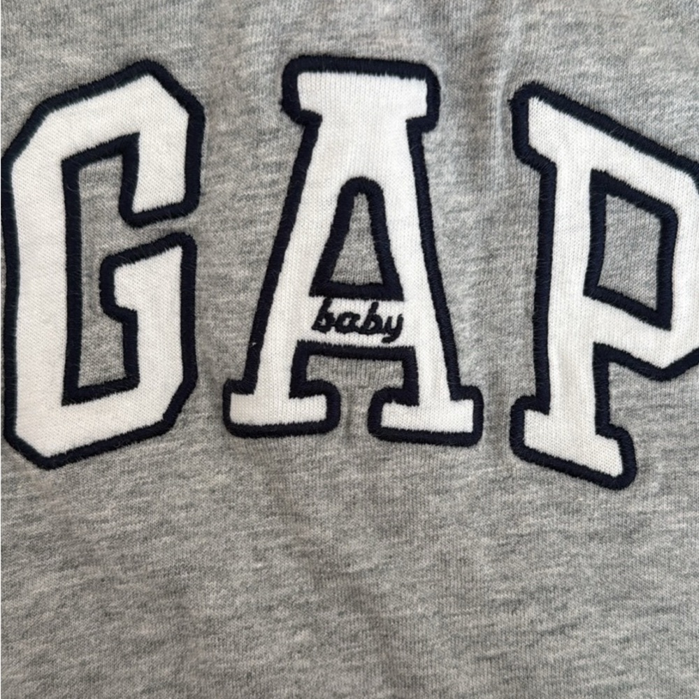 GAP 6-12month clothes